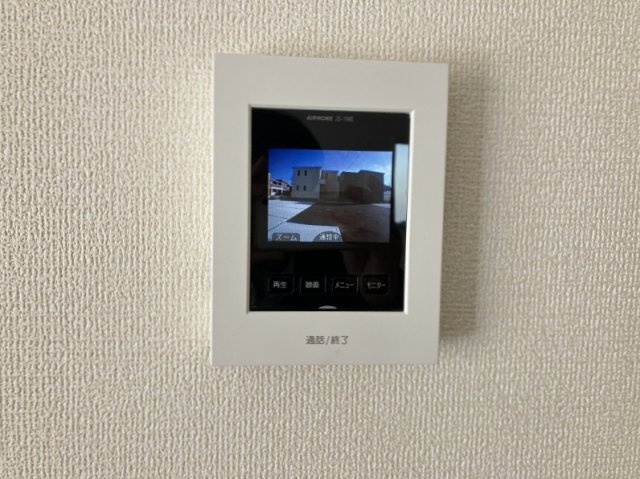 碧南市日進町のセキュリティ|鮮明なカラー画像のインターホン。留守中の訪問客を録画してくれるので安心ですね