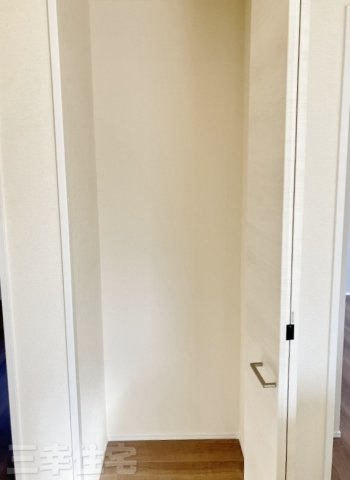 碧南市日進町の収納|2階の収納。収納はあればあるだけ助かりますね