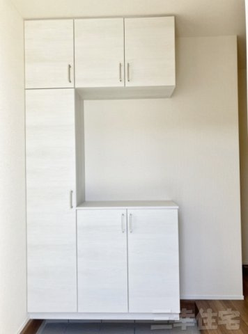 碧南市日進町の収納|住まいの顔玄関には、靴がたっぷり入るトール形の大容量収納ですっきりした玄関を実現しました！