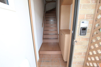 【玄関】 | サンパティーク・ロジュマンＤ | 明るい玄関です
サンパティークロジュマンD棟　203号室　平成21年4月23日