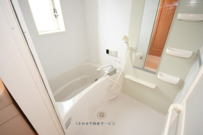 【浴室】 | サンパティーク・ロジュマンＤ | 日々の疲れを癒すお風呂付です
サンパティークロジュマンD棟　203号室　平成21年4月23日