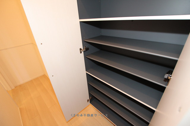 【エントランス】 | プレミアム２７番館 | 落ち着いたエントランスです
プレミアム27番館　101号室　2025年11月10日