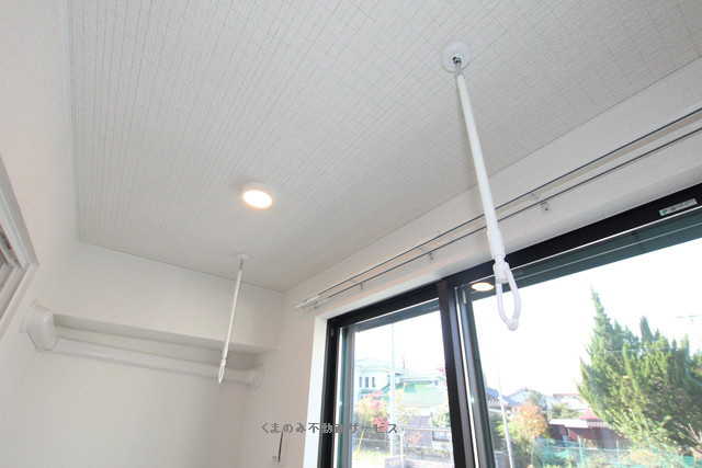 【設備】 | プレミアム２７番館 | 室内物干し
プレミアム27番館　101号室　2025年11月10日