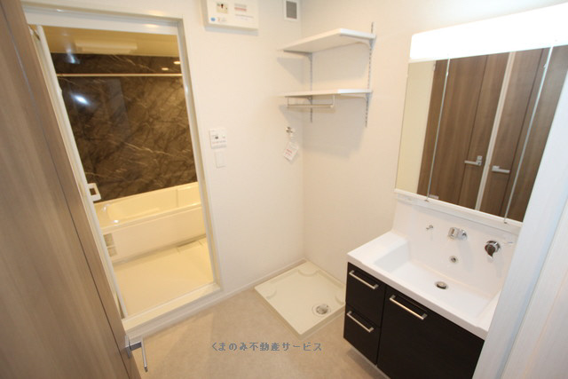 【洗面所】 | プレミアム２７番館 | 忙しい朝には欠かせない洗面所です
プレミアム27番館　101号室　2025年11月10日