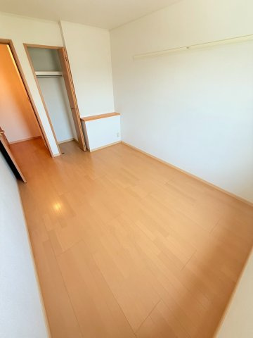 サニーフィールドの洋室