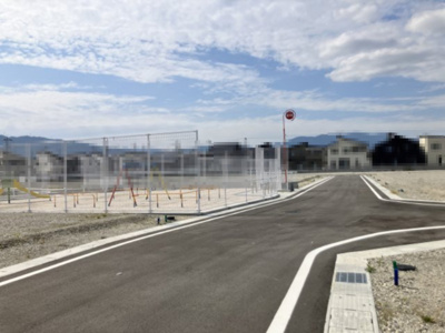 【前面道路含む現地写真】 | 大津市雄琴5丁目11付近　分譲地 | 2025年05月　撮影