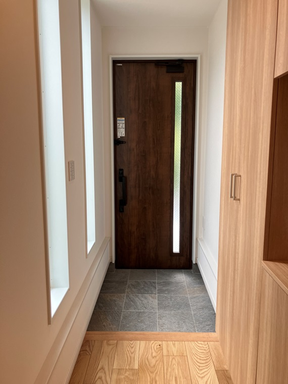 野方戸建の玄関