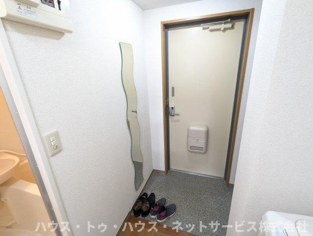 ビューラーヤマダの玄関