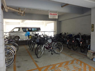 【駐車場】