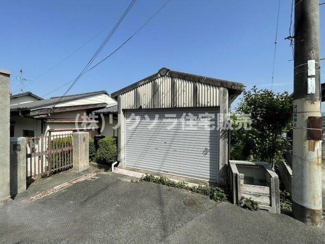 末広町　中古一戸建ての駐車場|■物件内覧・資金計画相談・住宅ローン相談、リフォーム相談、お問合せ受付中■
※当日・翌日のご内覧、ご相談はお電話でのお問合せがスムーズです！