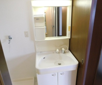 中西駅前ビルの洗面所