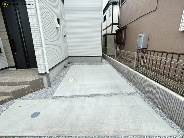見沼区南中丸3期　新築戸建　クラフトピット01の駐車場