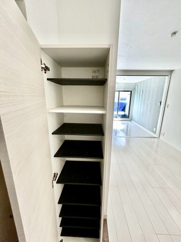 GRANDIR吹田の収納|天井高シューズBOＸ