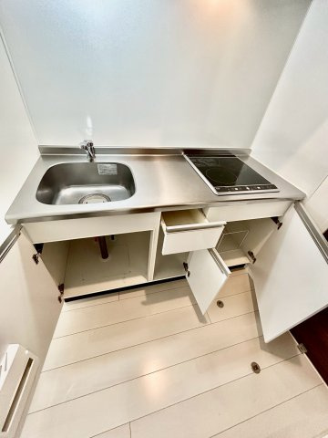 GRANDIR吹田のキッチン|キッチン下収納