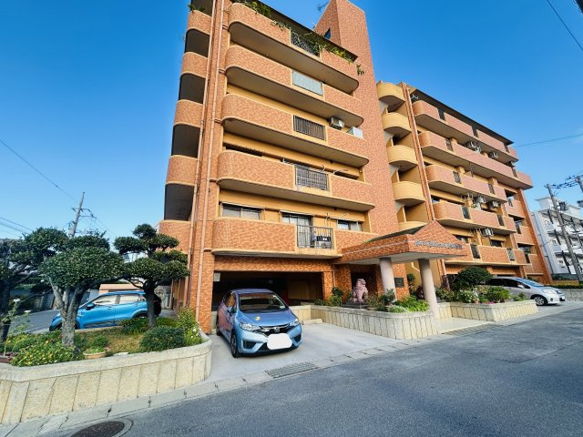 宜野湾市真志喜２丁目の中古マンションの外観