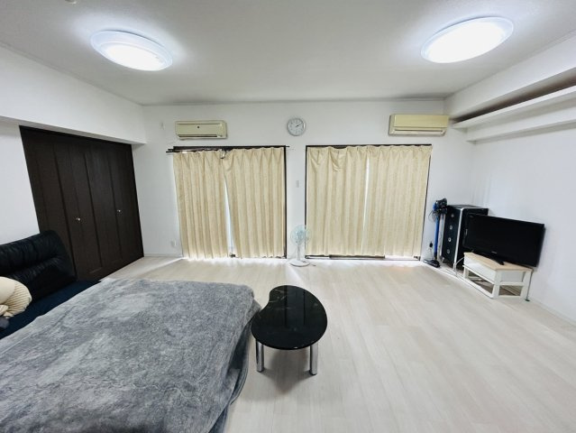 宜野湾市真志喜２丁目の中古マンションの居間・リビング