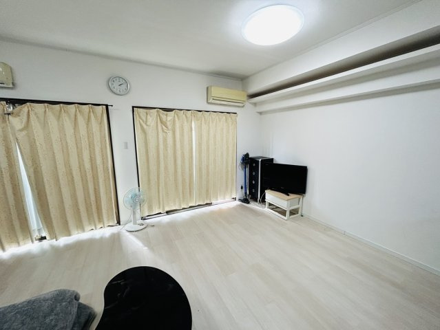 宜野湾市真志喜２丁目の中古マンションの居間・リビング