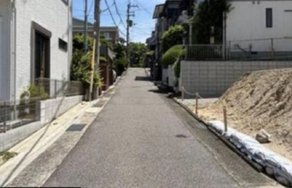 箕面市今宮４丁目　土地の前面道路含む現地写真
