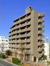 【外観】 | 鉄筋コンクリート造のがっちりとした建物。