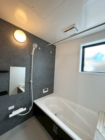 ーBloomーブルームー小倉南区田原3丁目1期　【小倉南区　新築戸建て】の浴室|半身浴もゆっくり楽しめる広々浴室　【小倉南区　新築戸建て】