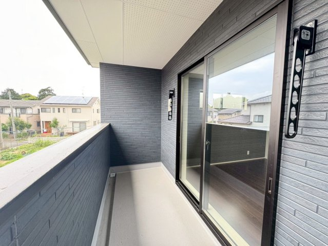 ーBloomーブルームー小倉南区田原3丁目1期　【小倉南区　新築戸建て】のバルコニー|屋根があるので急な雨からも洗濯物を守ってくれます【小倉南区　新築戸建て】