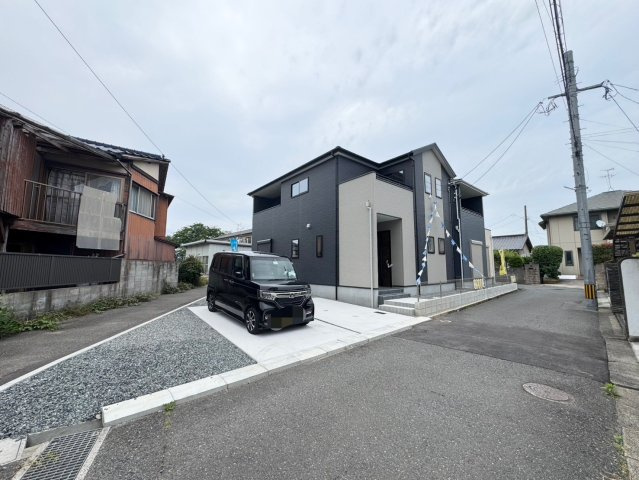 ーBloomーブルームー小倉南区田原3丁目1期　【小倉南区　新築戸建て】の駐車場|駐車スペースは並列2台可能♪