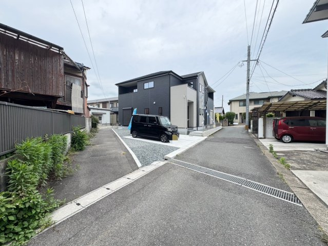 【前面道路含む現地写真】の画像
