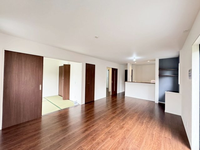 ーBloomーブルームー小倉南区田原3丁目1期　【小倉南区　新築戸建て】の居間・リビング|和室の扉を開けていれば20帖以上の広々空間に♪【小倉南区　新築戸建て】