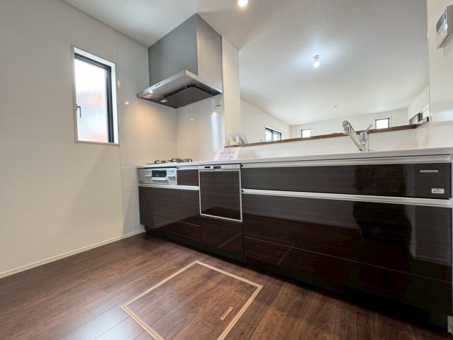 ーBloomーブルームー小倉南区田原3丁目1期　【小倉南区　新築戸建て】のキッチン|収納豊富でデザイン性の優れたシステムキッチン【小倉南区　新築戸建て】