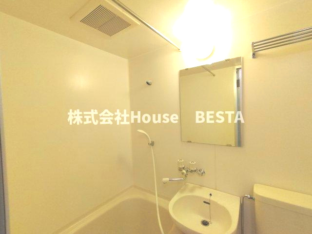 ヒルズコート海岸通の浴室