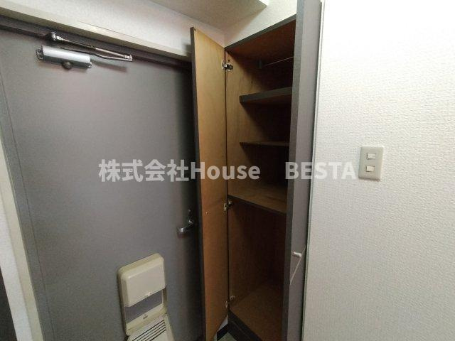 ヒルズコート海岸通の収納