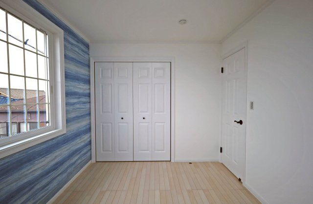 入間郡三芳町大字北永井の新築一戸建の洋室|2階6帖の洋室です。