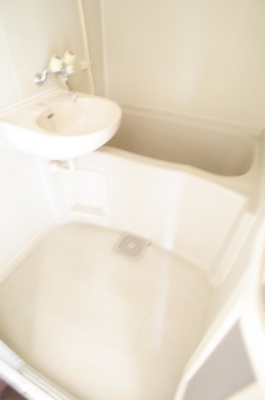 【浴室】 | 神明マンション | お風呂派？シャワー派？　寒い時にはゆっくりお湯につかりたい派。