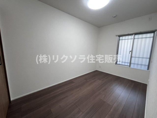 インテリジェントシティの洋室|洋室5.2帖
■物件内覧・資金計画相談・住宅ローン相談、リフォーム相談、お問合せ受付中■
※当日・翌日のご内覧、ご相談はお電話でのお問合せがスムーズです！