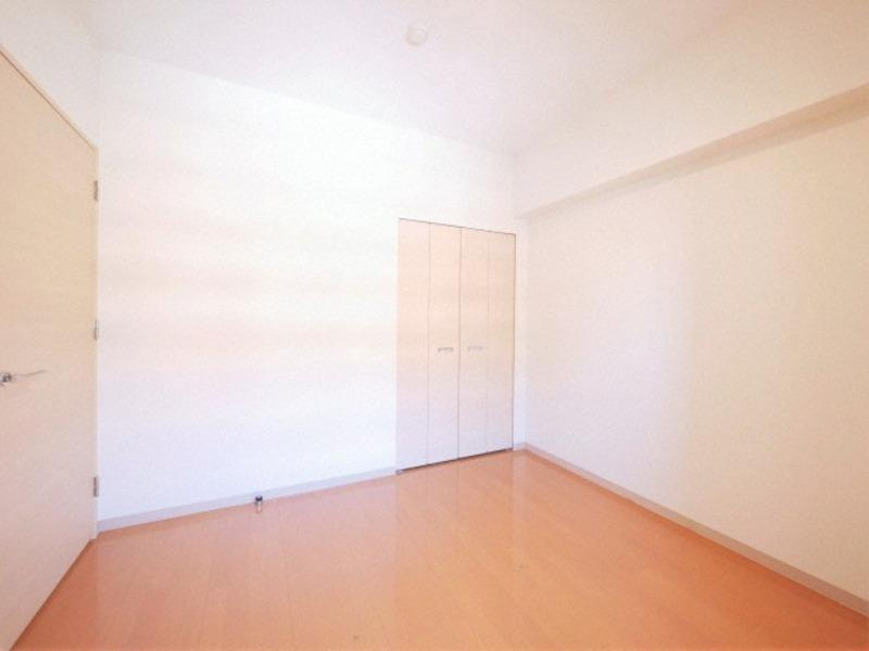 東明マンション壱番館の洋室