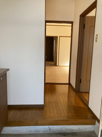 桜団地（H)の玄関|ゆったりとした玄関です