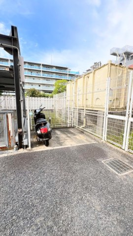 ルイシャトレ香櫨園のその他共用部分|バイク置場