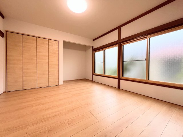 米沢市太田町5丁目2-34の洋室