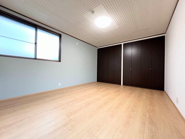 米沢市太田町5丁目2-34　中古住宅の洋室