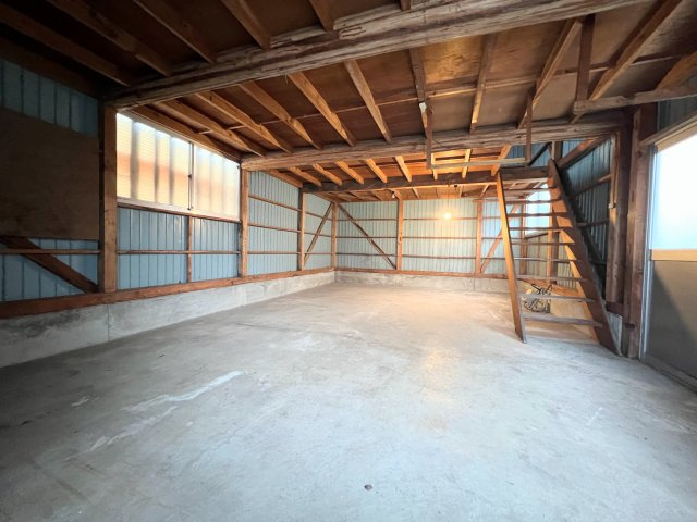 米沢市太田町5丁目2-34　中古住宅の駐車場