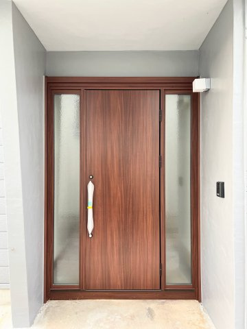 米沢市太田町5丁目2-34　中古住宅の玄関