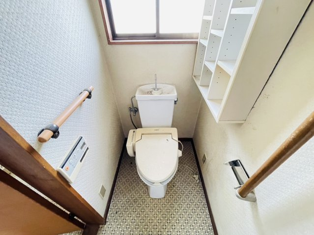 【トイレ】 | 前橋市下川町　中古住宅 | 1F