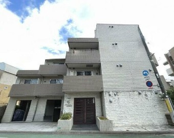 【外観】 | スカイコート練馬壱番館 | 鉄筋コンクリート造のがっちりとした建物。