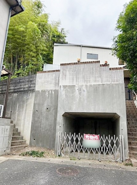 深草鞍ケ谷　建築条無土地の前面道路含む現地写真
