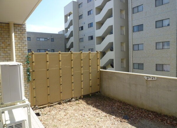 ライオンズマンション虹ケ丘Ｅ棟の庭