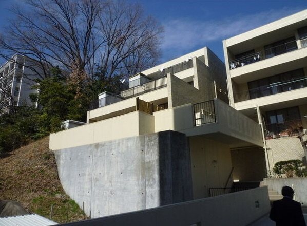 ライオンズマンション虹ケ丘Ｅ棟の外観