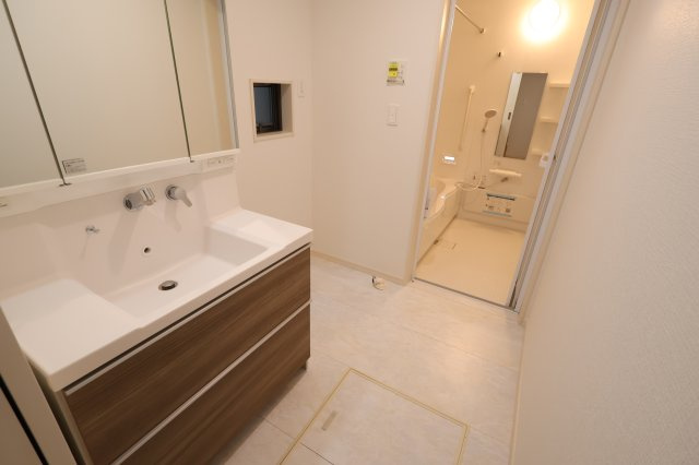 【ランドリースペース】 | 《仲介手数料無料》中央区上落合６丁目14-1(2号棟)新築一戸建てサニータウン | 撮影日 2025年8月22日 17:00 曇り