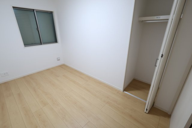 【洋室】 | 《仲介手数料無料》中央区上落合６丁目14-1(2号棟)新築一戸建てサニータウン | 撮影日 2025年8月22日 17:00 曇り