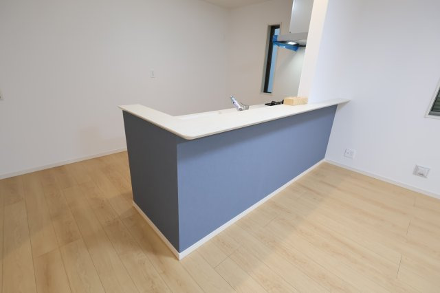 【キッチン】 | 《仲介手数料無料》中央区上落合６丁目14-1(2号棟)新築一戸建てサニータウン | 撮影日 2025年8月22日 17:00 曇り