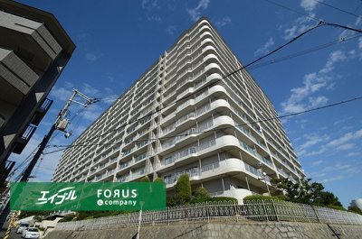 【外観】 | 日商岩井緑地公園マンション | 物件を比較検討したいお客様には、「物件比較見学プラン」をご用意しております。こちらの物件だけでなく、お客様の希望に沿った物件を、いくつかまとめてご案内させて頂きます。